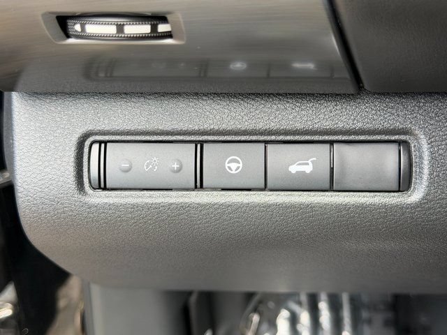 Used 2023 Nissan Pathfinder SL AWD/4WD image 26