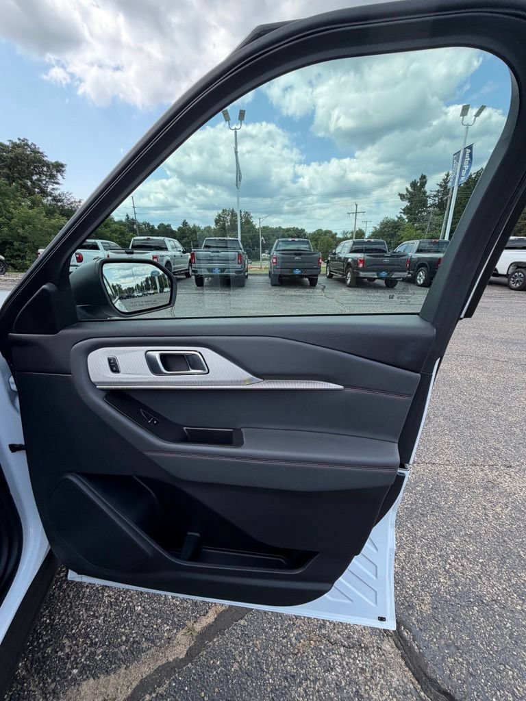 Certified 2025 Ford Explorer Active AWD/4WD image 20