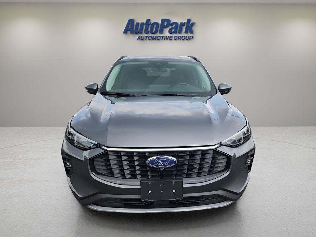 Certified 2024 Ford Escape Platinum AWD/4WD image 2