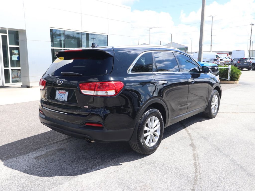 Used 2018 Kia Sorento FWD image 14
