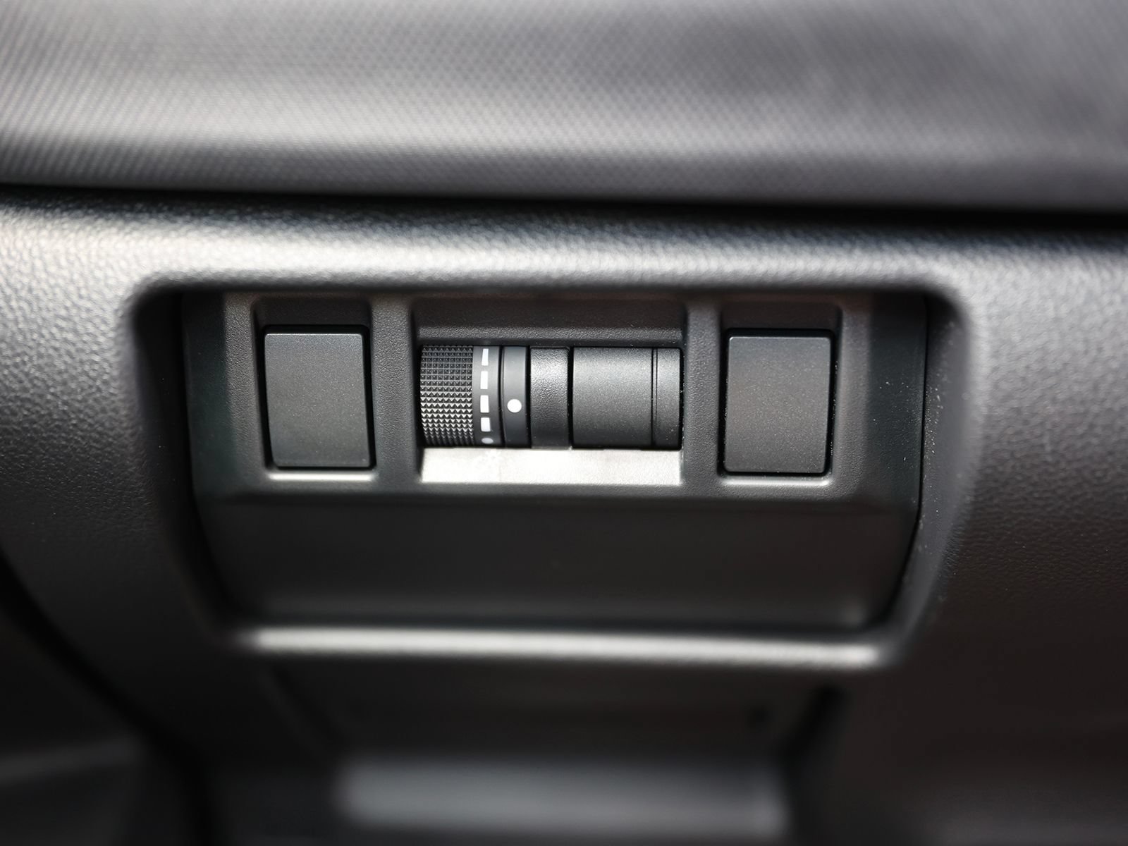Used 2025 Subaru Forester Premium AWD/4WD image 34