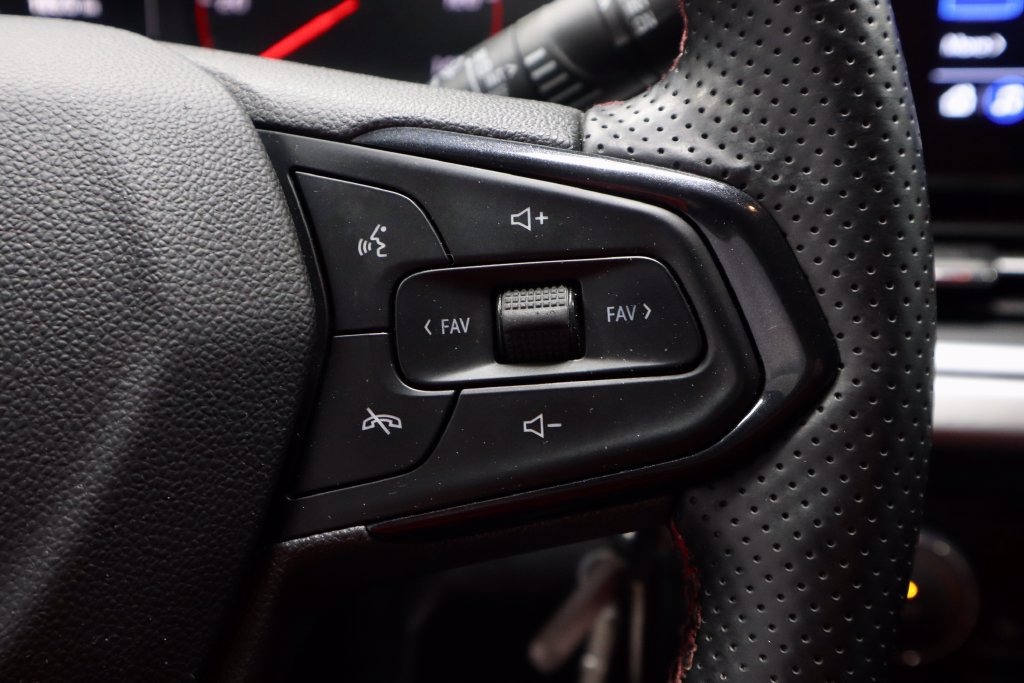 Used 2024 Chevrolet Trax RS w/ Driver Confidence Package FWD image 30