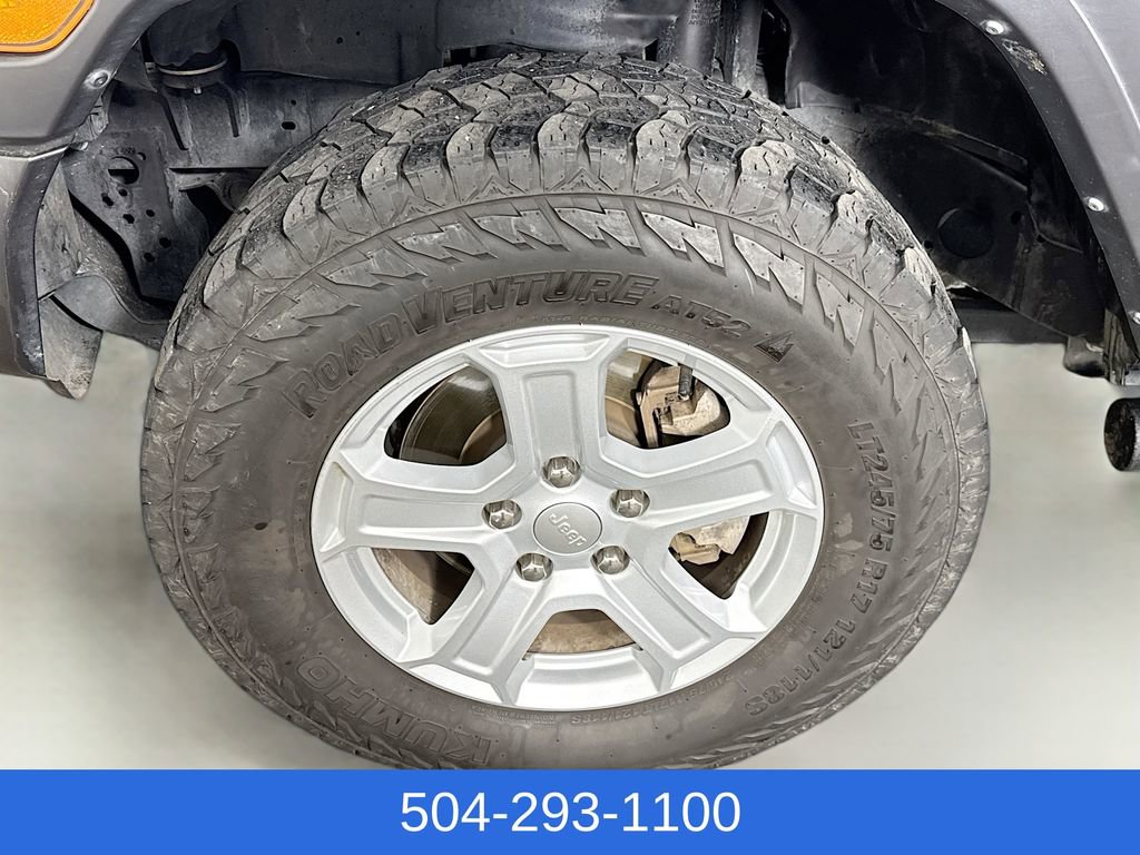 Used 2023 Jeep Wrangler Sport S image 29