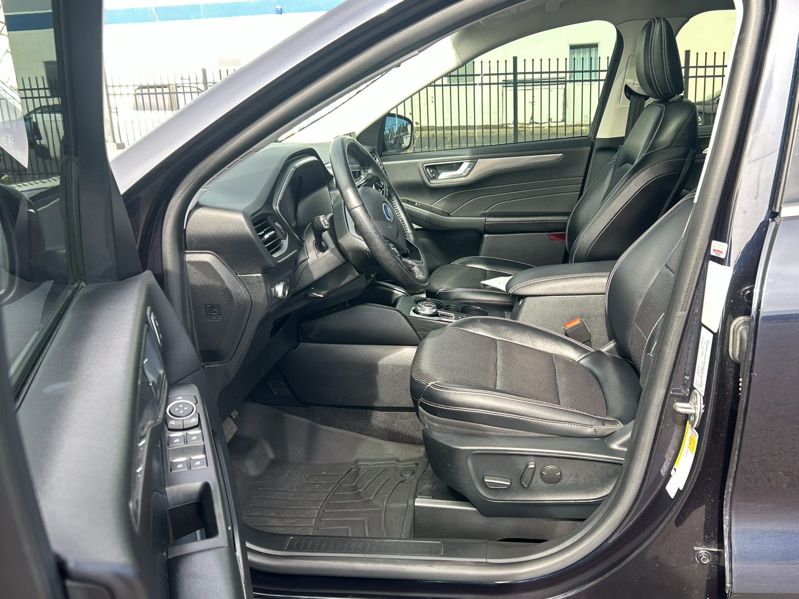 Certified 2021 Ford Escape Titanium AWD/4WD image 15
