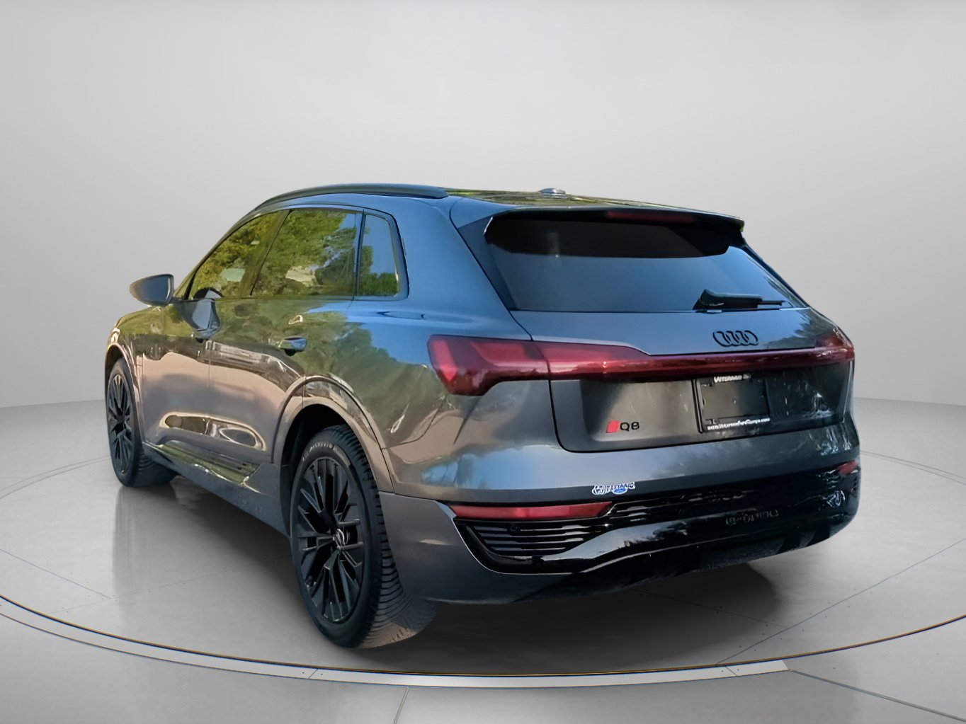 Used 2024 Audi Q8 e-tron Prestige AWD/4WD image 21