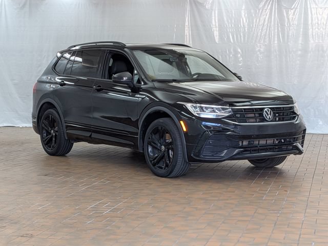 Used 2024 Volkswagen Tiguan SE R-Line w/ MDO Package, Two-Row AWD/4WD image 1