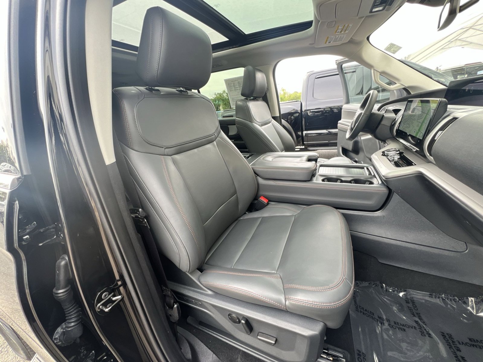Certified 2025 Ford Expedition Active AWD/4WD image 36