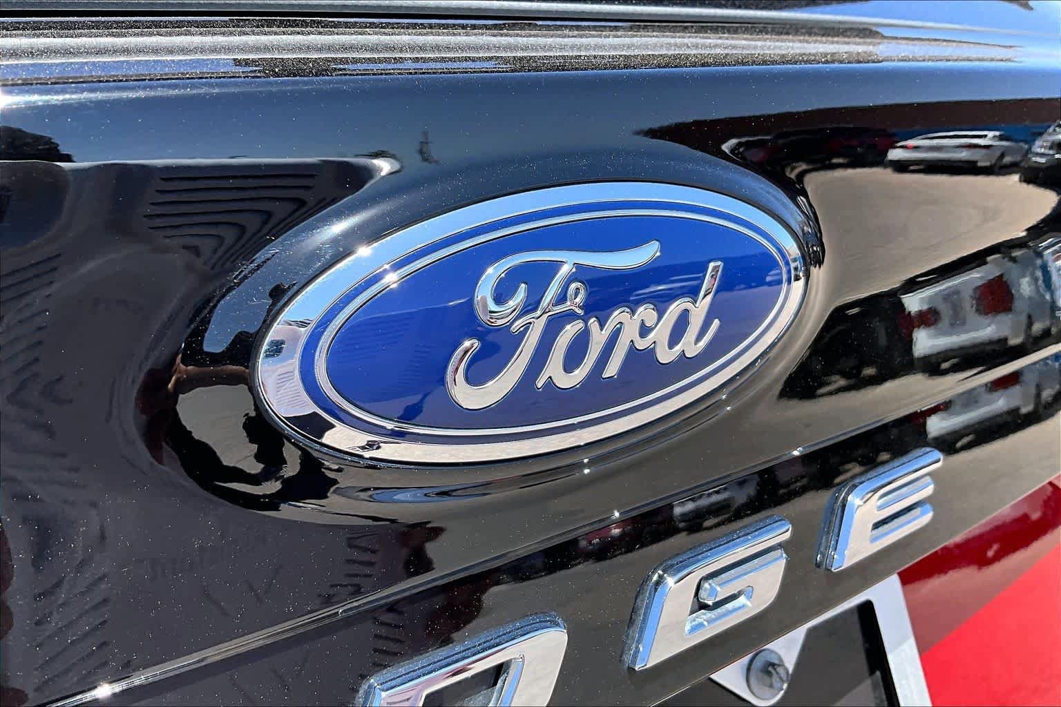Certified 2024 Ford Edge SEL w/ Sport Appearance Package AWD/4WD image 30