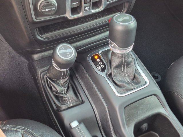Used 2021 Jeep Wrangler Unlimited Sahara AWD/4WD image 18