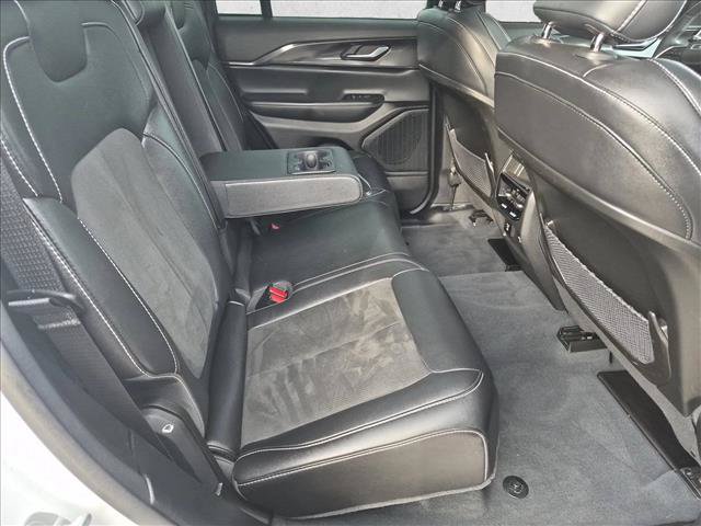 Used 2023 Jeep Grand Cherokee Altitude AWD/4WD image 20