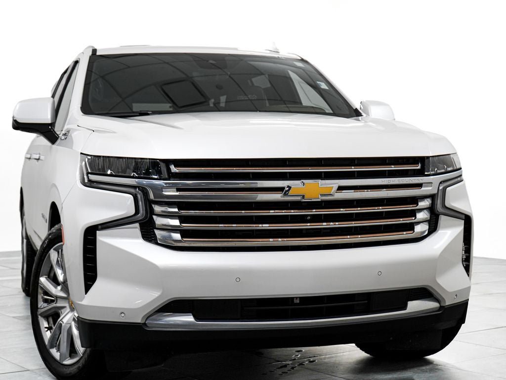 Used 2024 Chevrolet Suburban High Country AWD/4WD image 3
