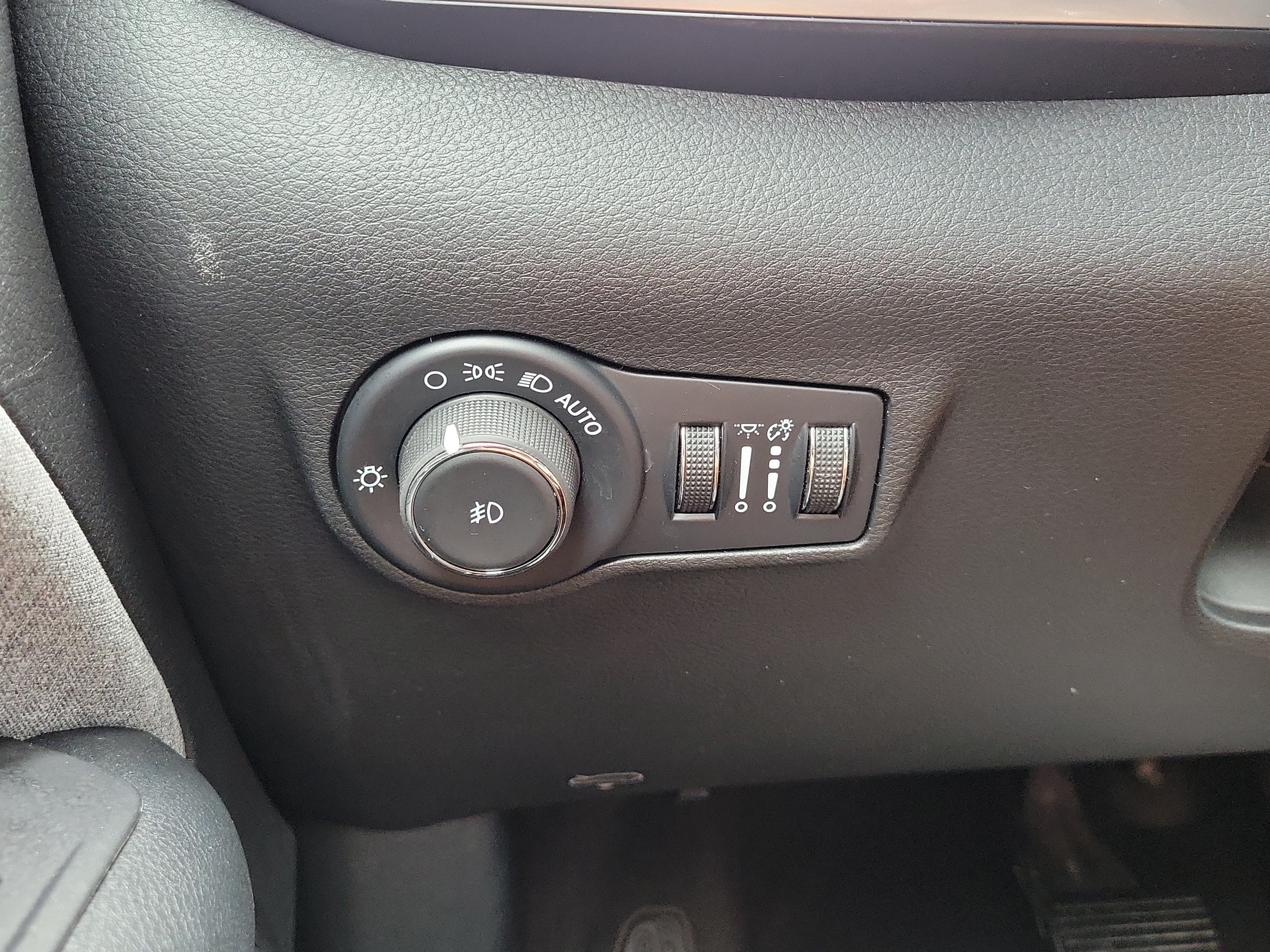 Used 2024 Jeep Compass Latitude AWD/4WD image 29