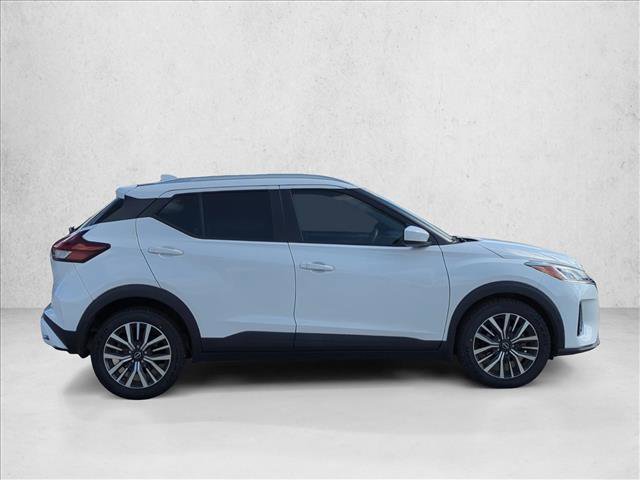 Used 2022 Nissan Kicks SV image 4