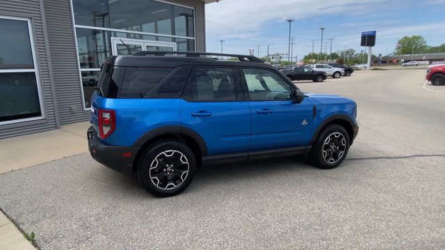 Certified 2025 Ford Bronco Sport Outer Banks w/ Outer Banks Tech Package+ AWD/4WD image 2