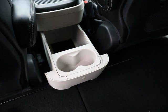 Used 2024 Chrysler Pacifica Touring-L image 26