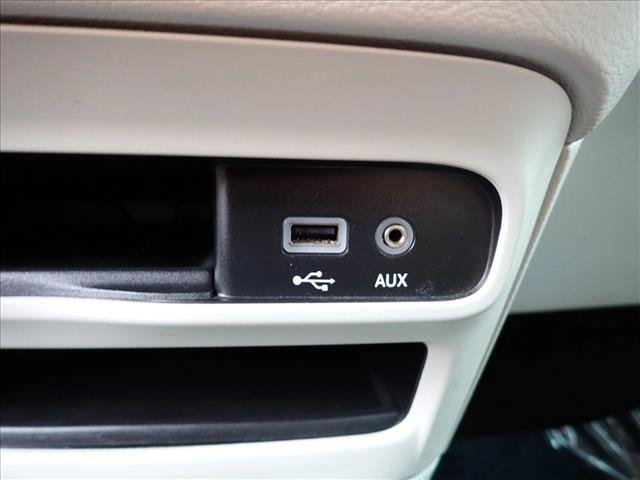 Used 2018 Chrysler Pacifica Touring-L FWD image 21