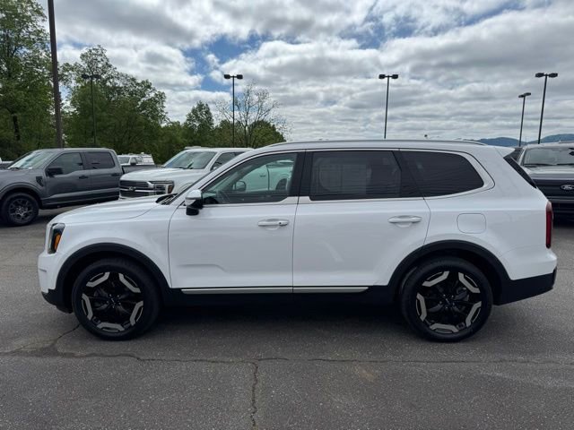 Used 2023 Kia Telluride S w/ S Sunroof Package FWD image 4