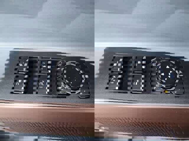 Certified 2022 Ford Maverick Lariat w/ Lariat Luxury Package image 17