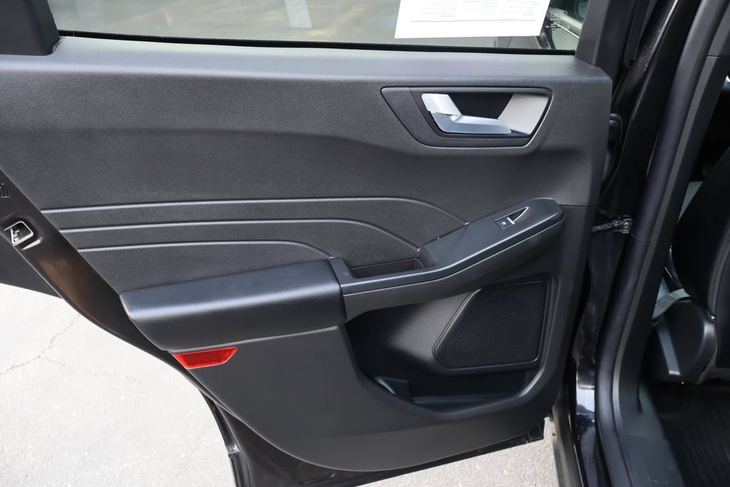 Certified 2025 Ford Escape ST-Line AWD/4WD image 25