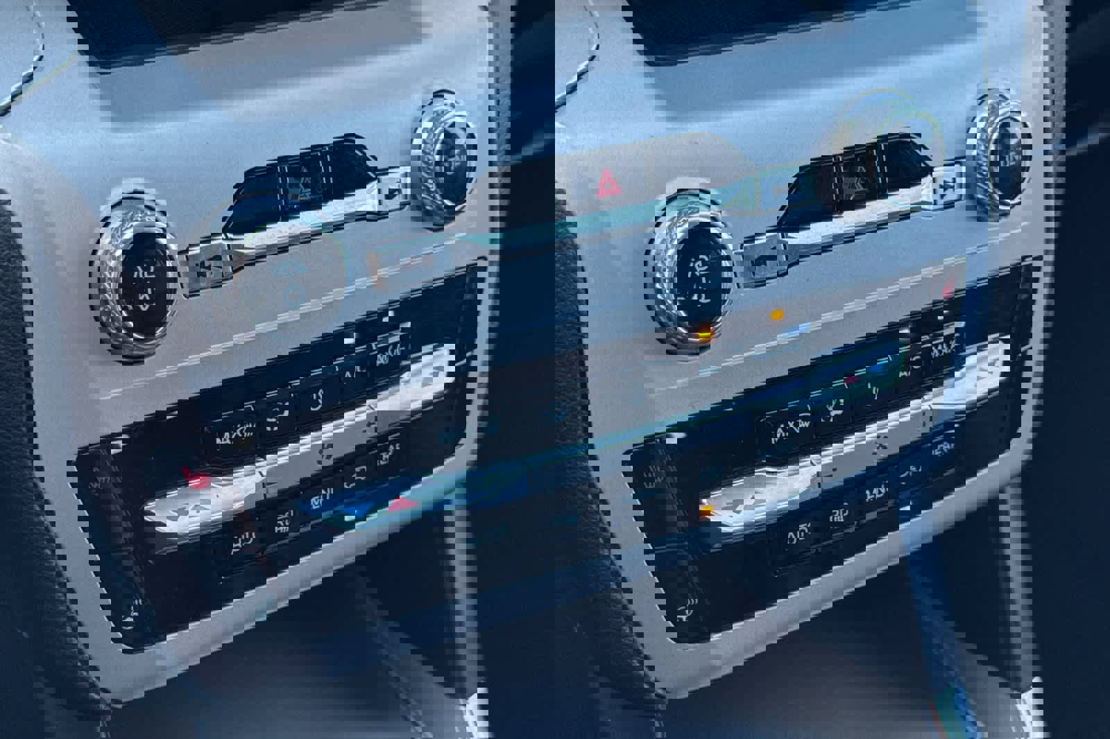 Certified 2024 Ford Explorer XLT w/ Equipment Group 202A image 21