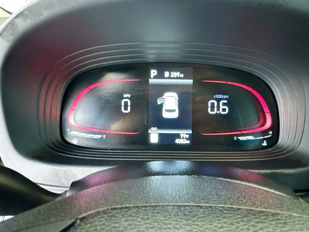 Used 2024 Hyundai Venue Limited FWD image 12