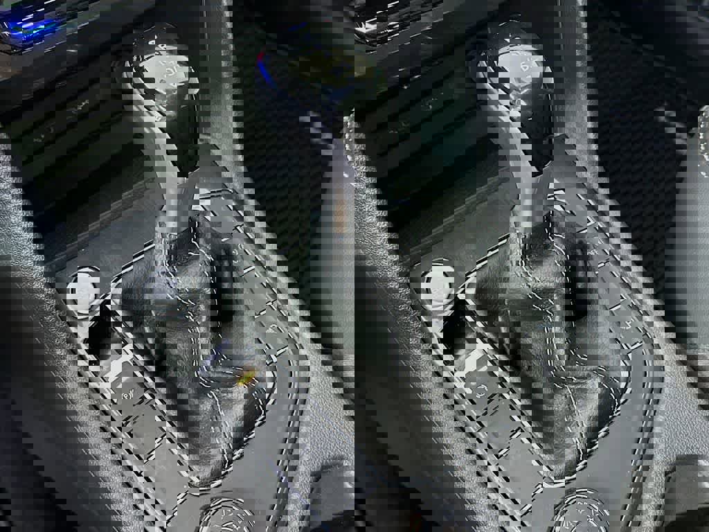 Used 2024 Volkswagen Tiguan SE R-Line image 19