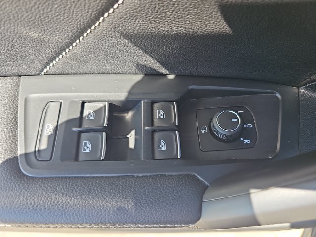 Used 2022 Volkswagen Tiguan SE R-Line FWD image 27