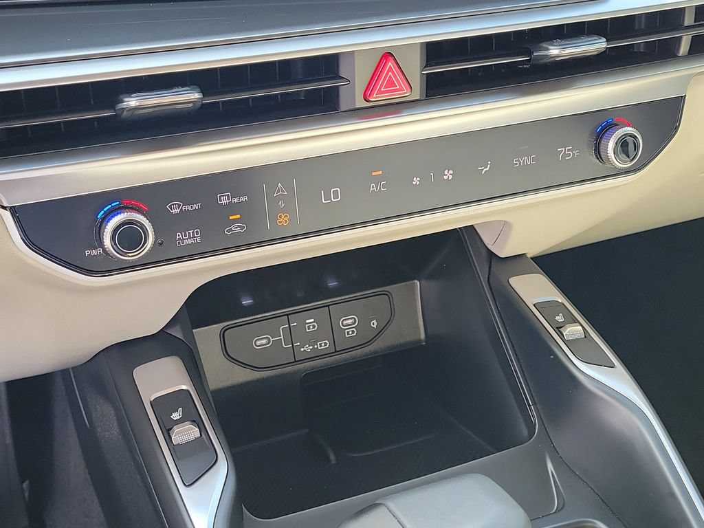 Used 2025 Kia Sorento S FWD image 25