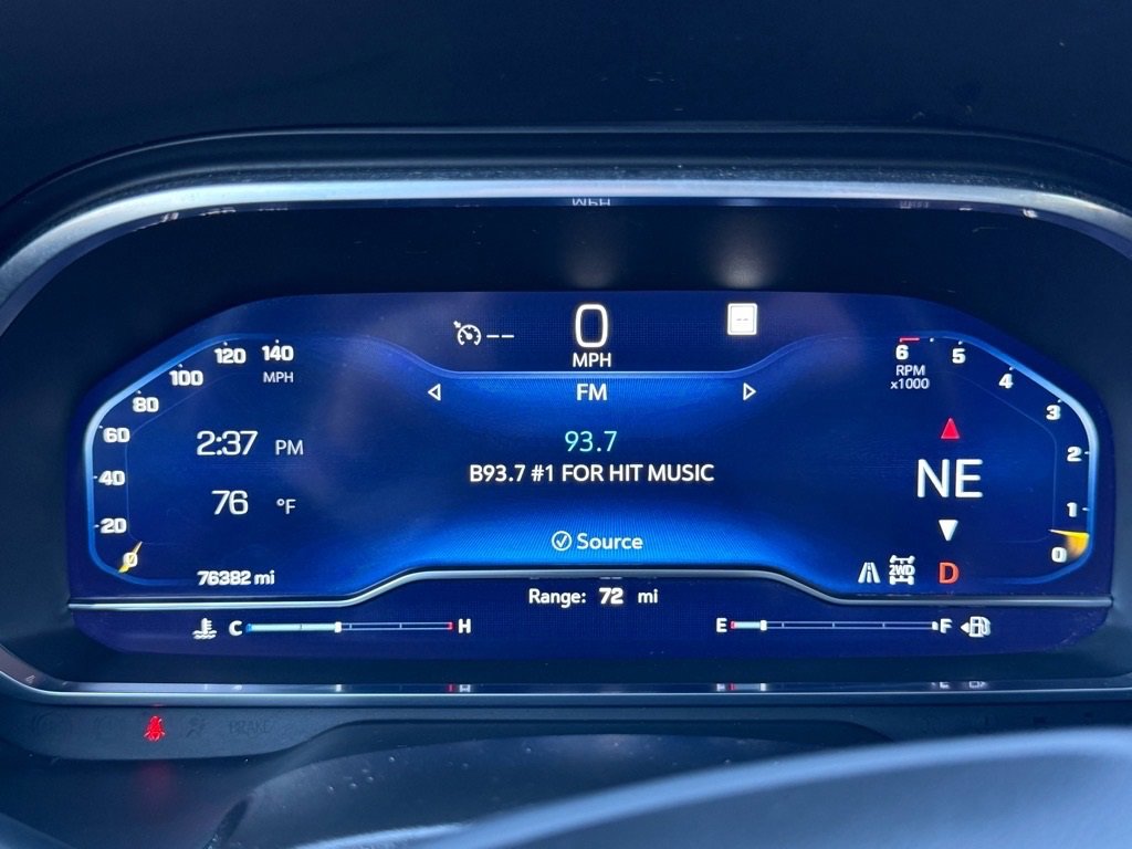 Used 2023 Chevrolet Suburban Premier image 22