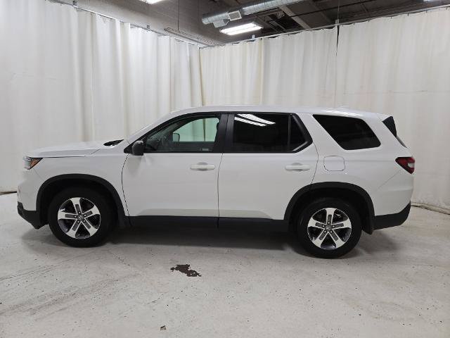 Used 2023 Honda Pilot LX image 25