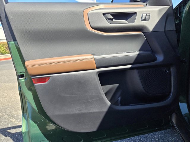 Certified 2025 Ford Bronco Sport Outer Banks w/ Outer Banks Tech Package+ AWD/4WD image 18