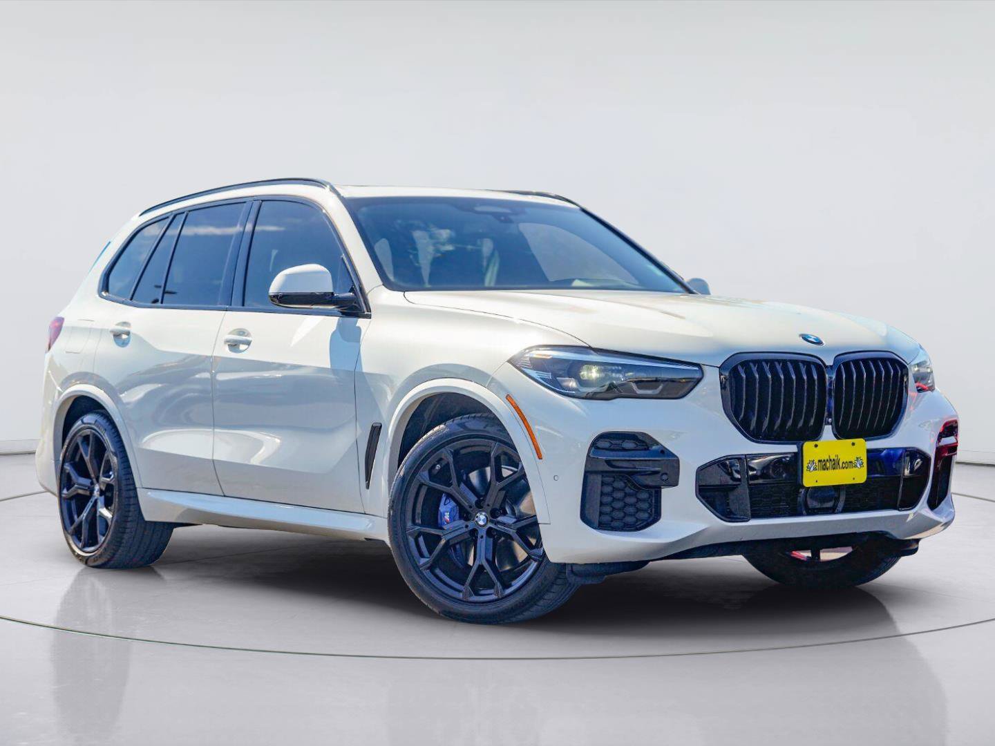 Used 2023 BMW X5 xDrive40i w/ M Sport Package AWD/4WD image 1