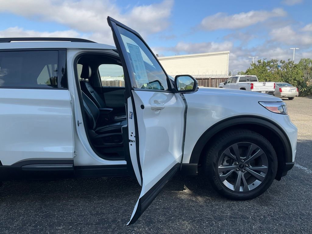 Certified 2022 Ford Explorer XLT w/ Equipment Group 202A image 70