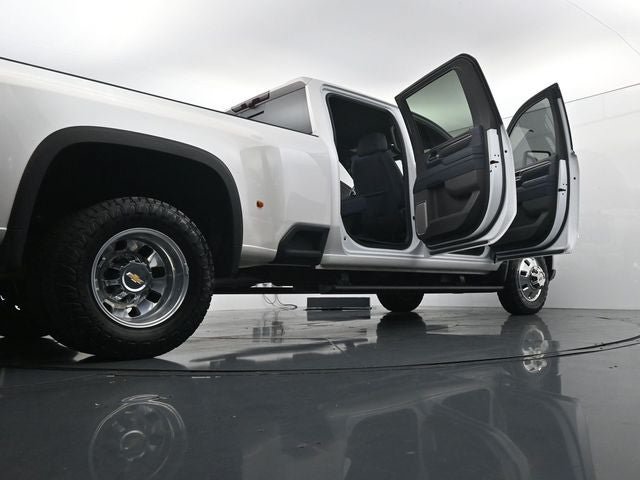 Used 2025 Chevrolet Silverado 3500 High Country w/ High Country Premium Package AWD/4WD image 43