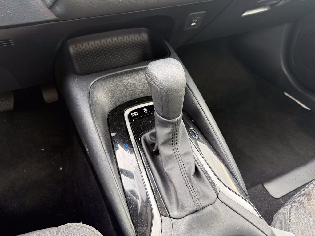Used 2025 Toyota Corolla LE FWD image 20