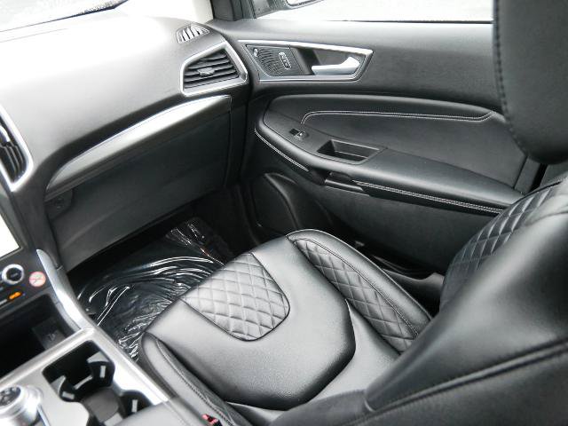 Certified 2024 Ford Edge Titanium AWD/4WD image 17