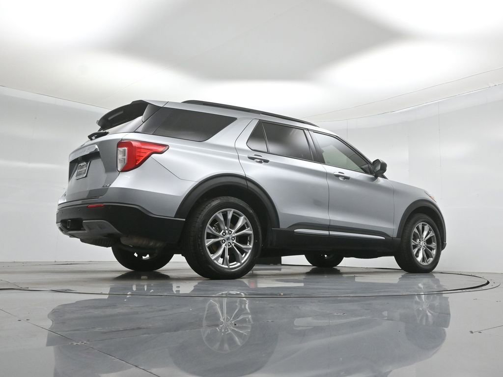 Certified 2022 Ford Explorer XLT w/ Equipment Group 202A image 51