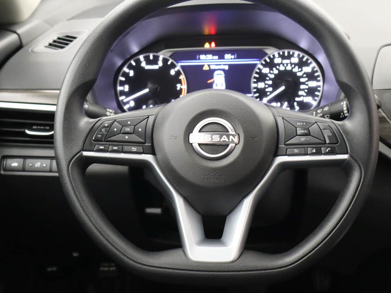 Used 2025 Nissan Altima 2.5 SV FWD image 13