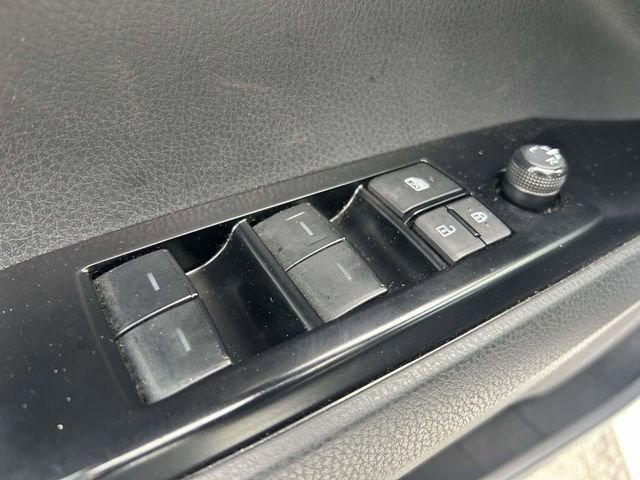 Used 2025 Toyota Camry SE w/ Convenience Package image 17