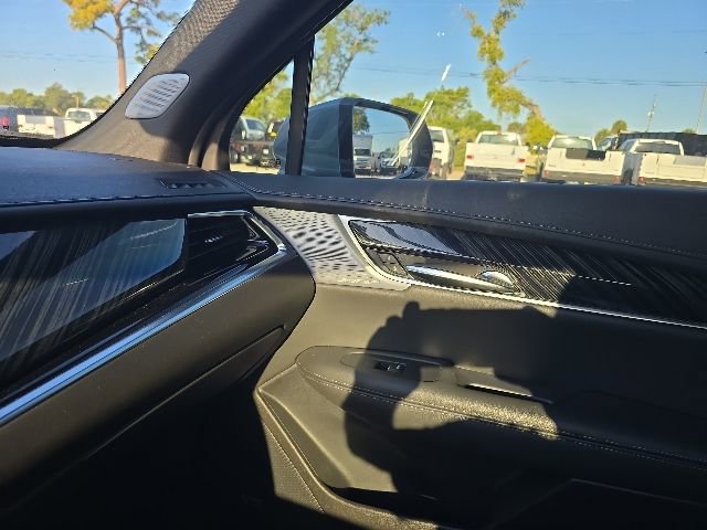 Used 2024 Cadillac XT6 Premium Luxury FWD image 13