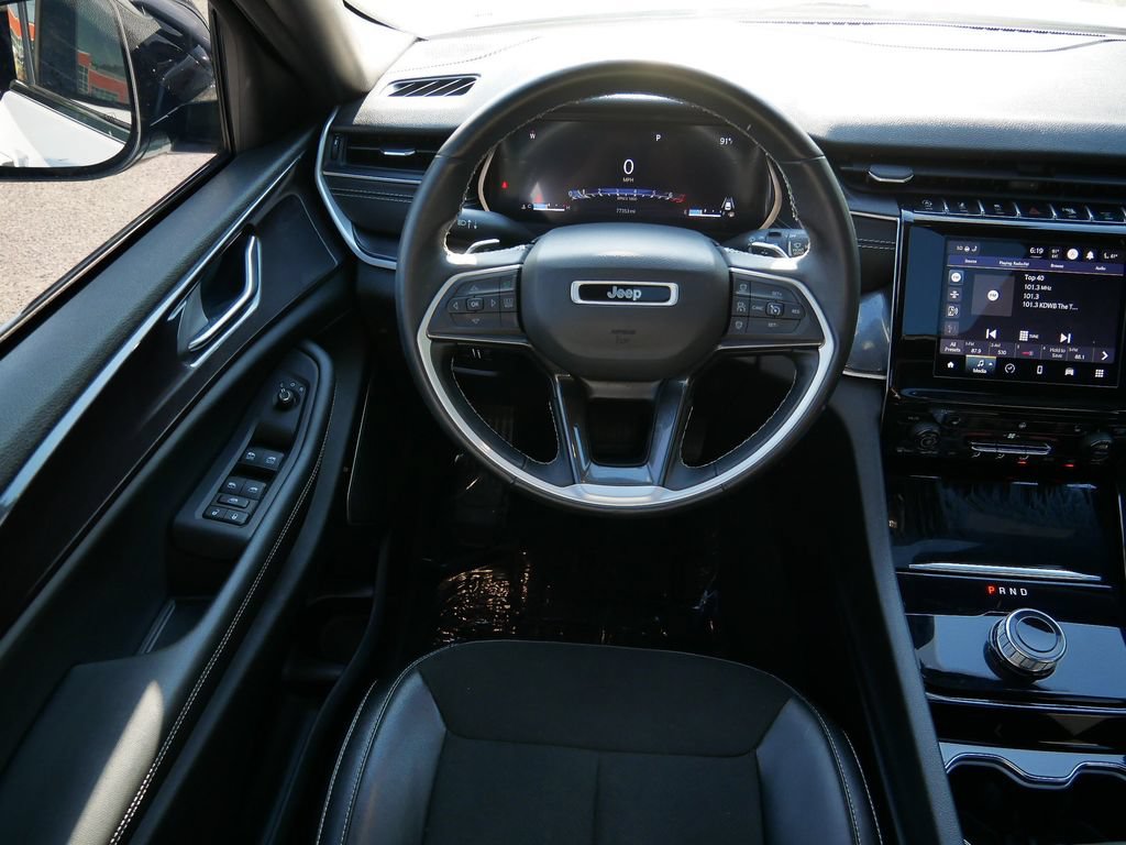 Used 2022 Jeep Grand Cherokee Altitude AWD/4WD image 12