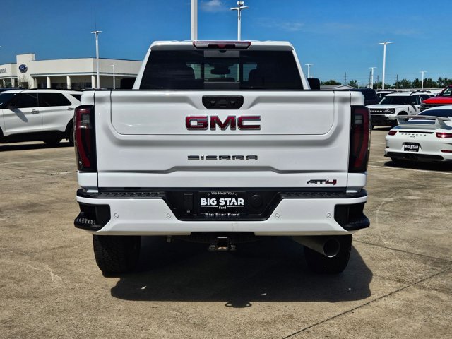 Used 2025 GMC Sierra 2500 AT4 AWD/4WD image 4
