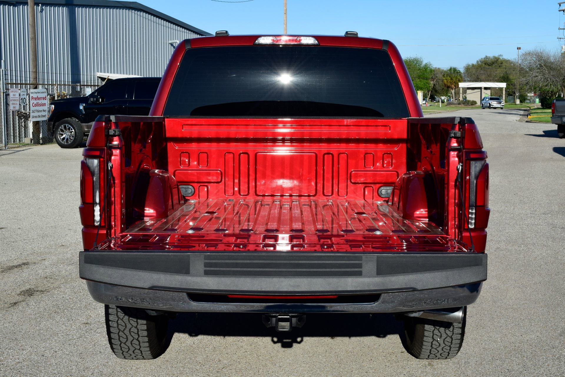 Certified 2025 Ford F150 Lariat w/ FX4 Off-Road Package image 21