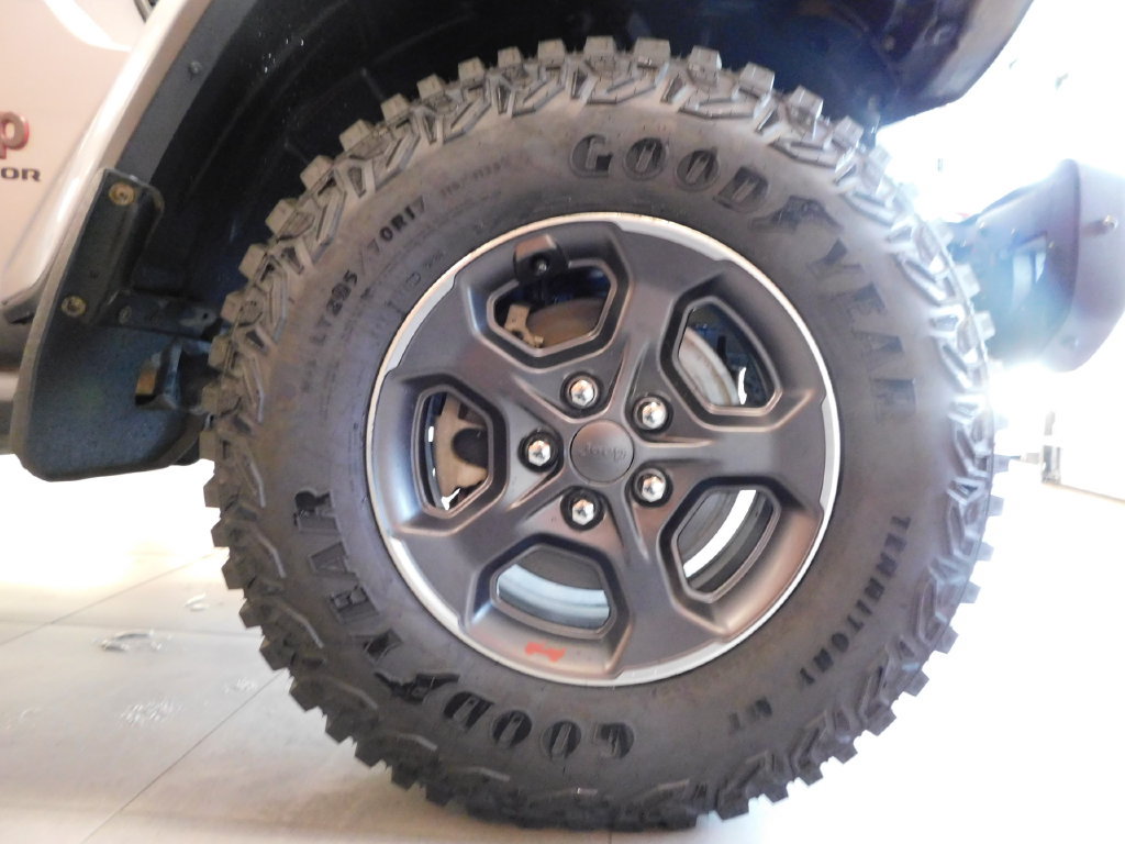 Used 2020 Jeep Gladiator Rubicon w/ Uconnect 4C Nav & Sound Group AWD/4WD image 13
