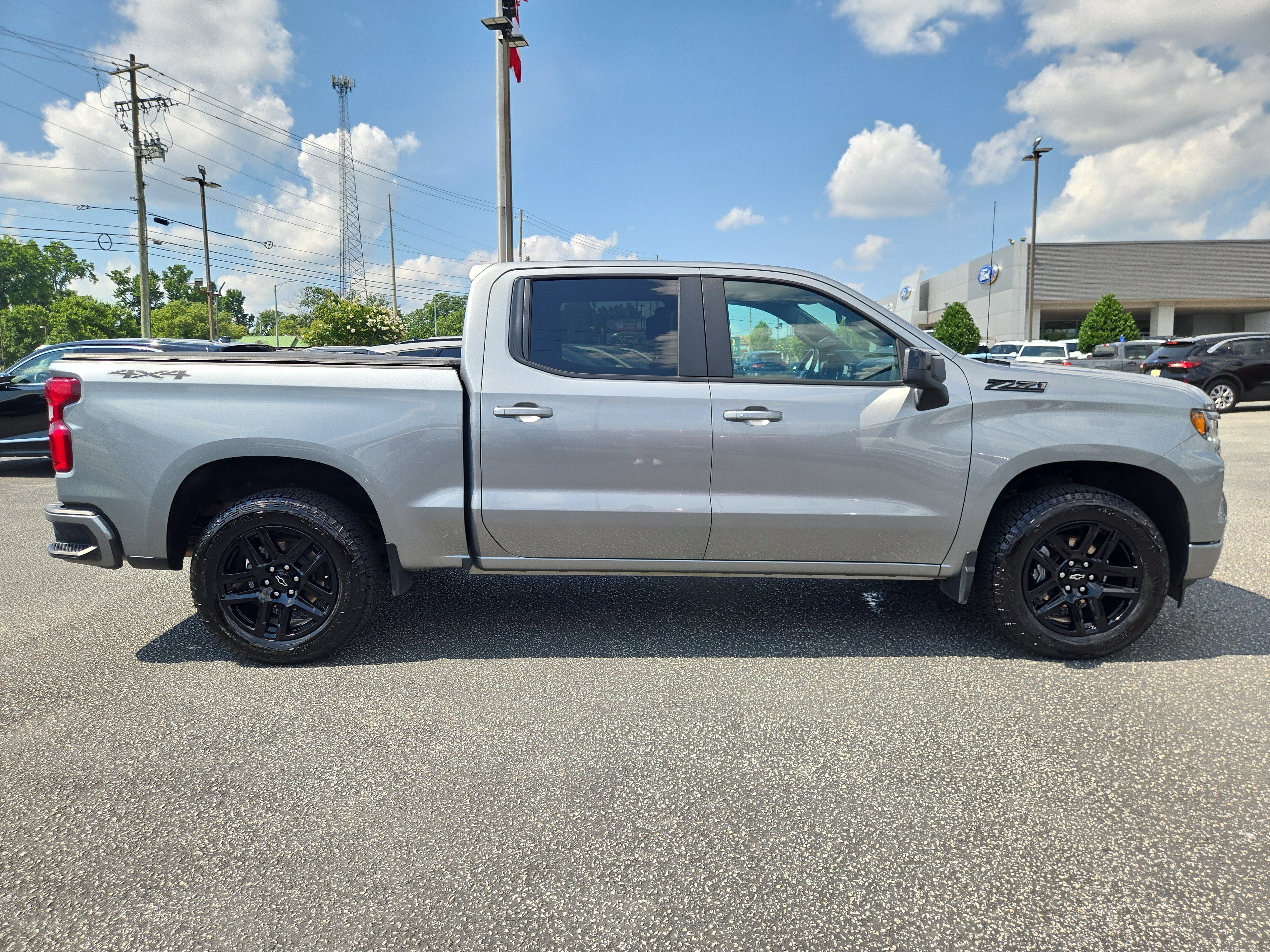 Used 2024 Chevrolet Silverado 1500 RST w/ Dark Appearance Package AWD/4WD image 6