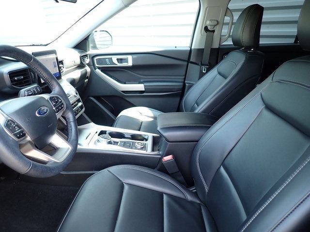 Certified 2024 Ford Explorer XLT w/ Equipment Group 202A AWD/4WD image 17