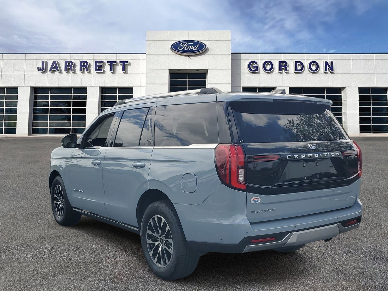 Certified 2025 Ford Expedition Platinum AWD/4WD image 3