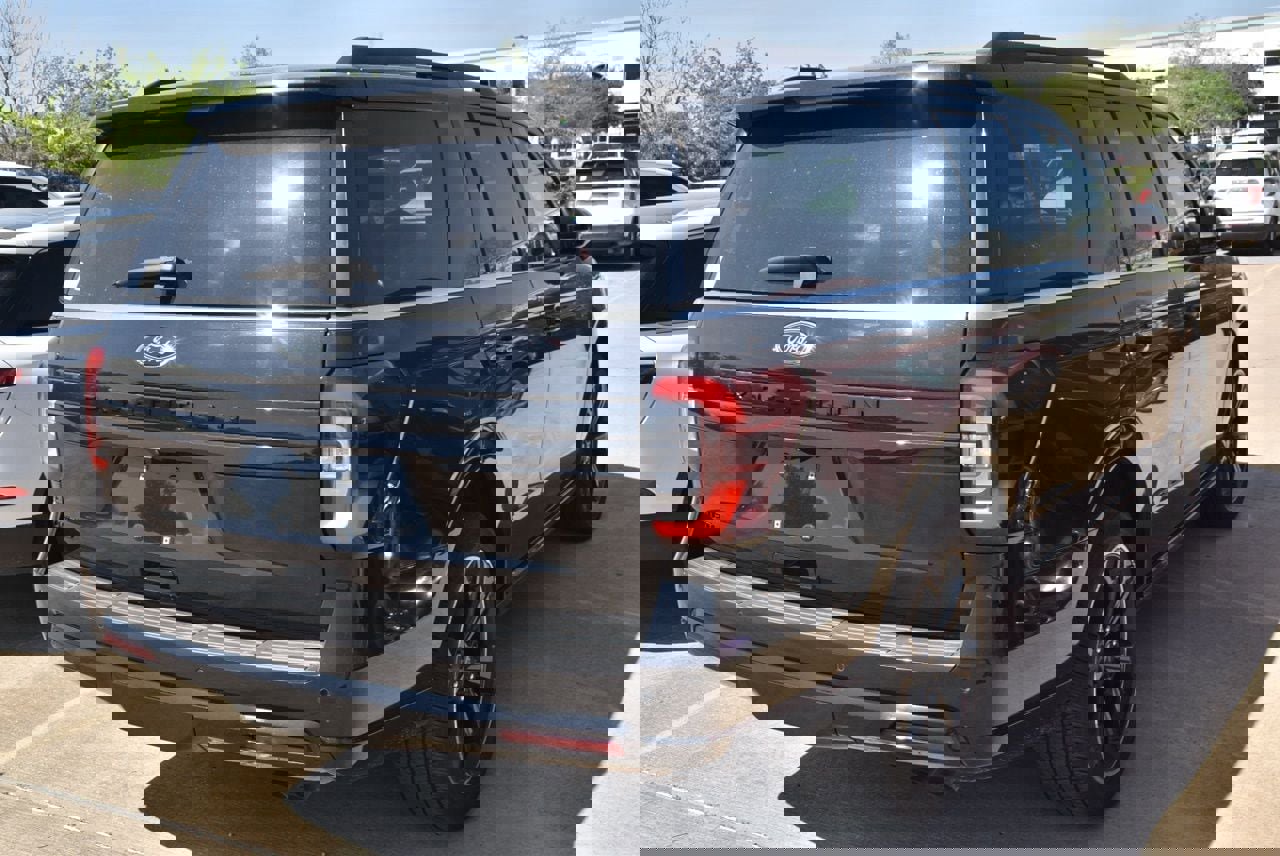 Certified 2023 Ford Expedition Limited image 7