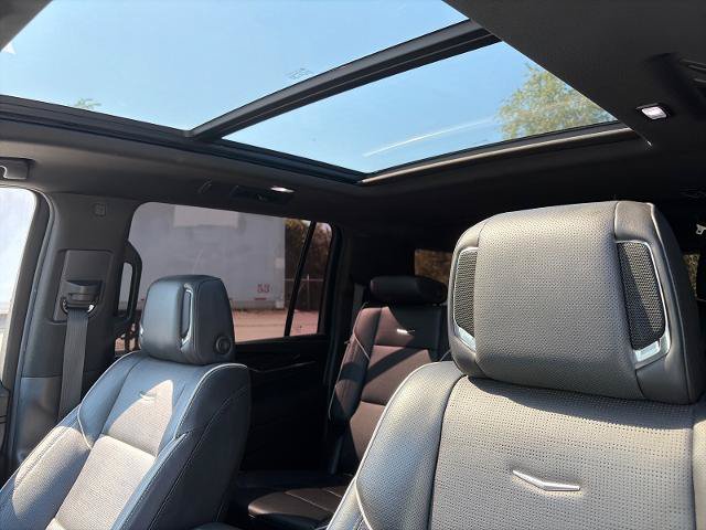 Used 2021 Cadillac Escalade ESV Sport AWD/4WD image 7