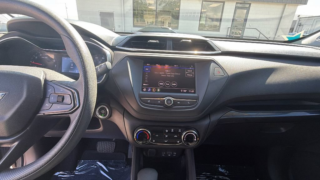 Used 2022 Chevrolet TrailBlazer LT FWD image 20
